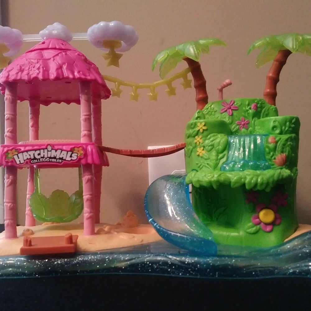 Hatchimals Tropical Party Playset